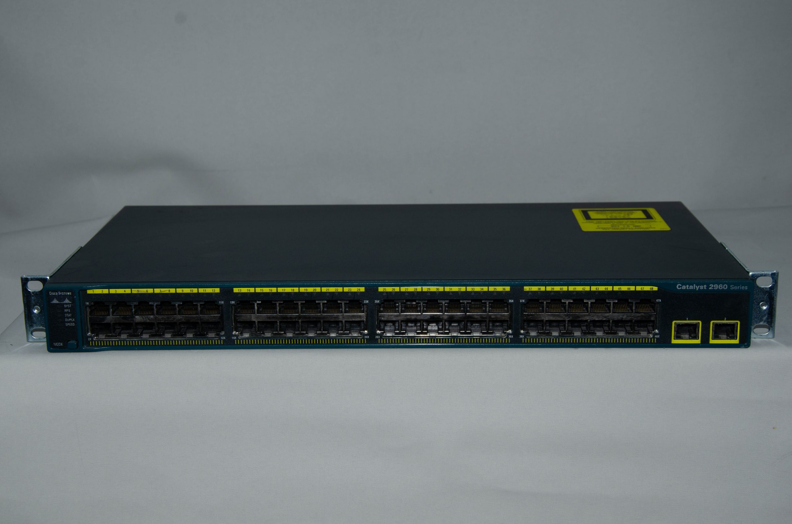 Catalyst 2960 Series-WS-C2960-48TT-L V03-48 x 10/100 Switch