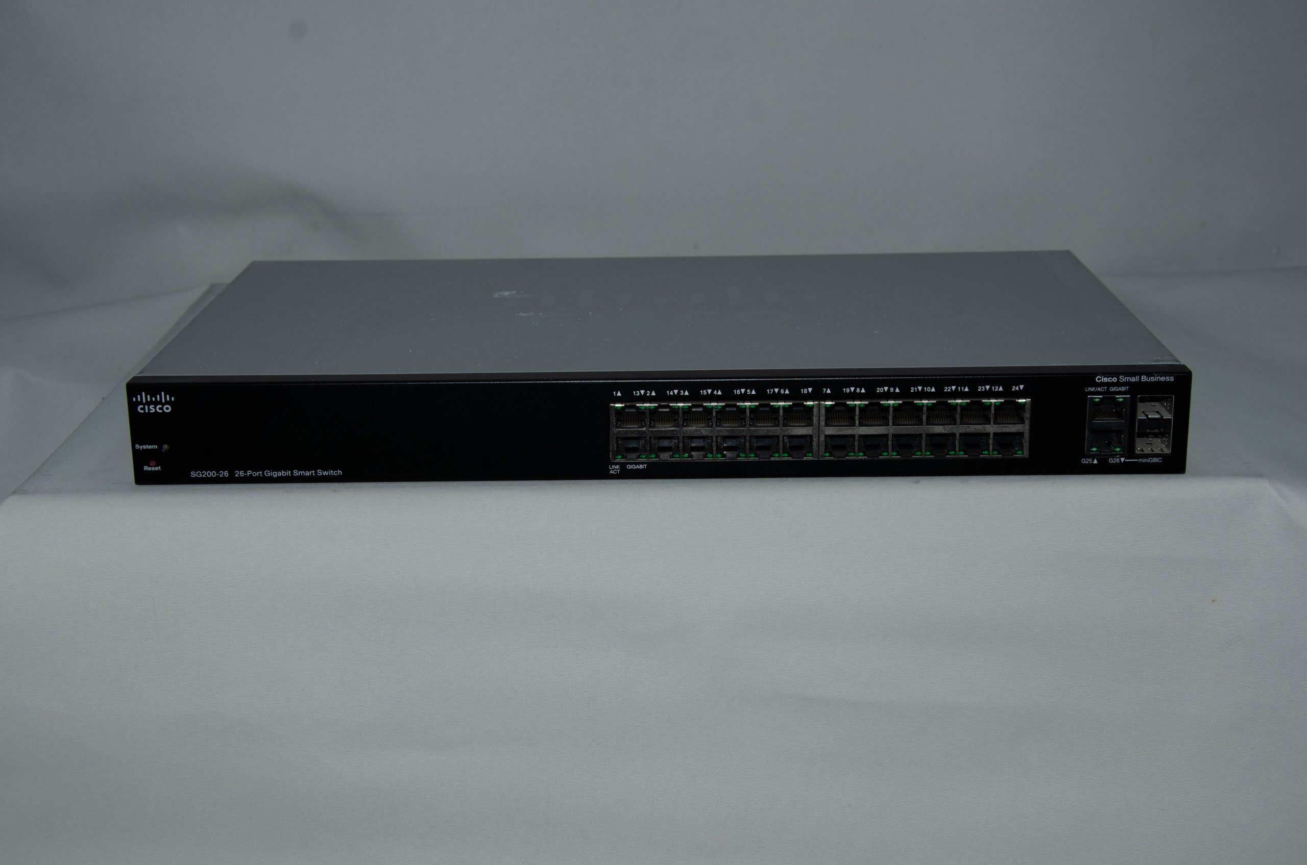 Cisco Sg200-26 10/100/1000-SLM2024T V02-24 x 10/100/1000 Anahtarı