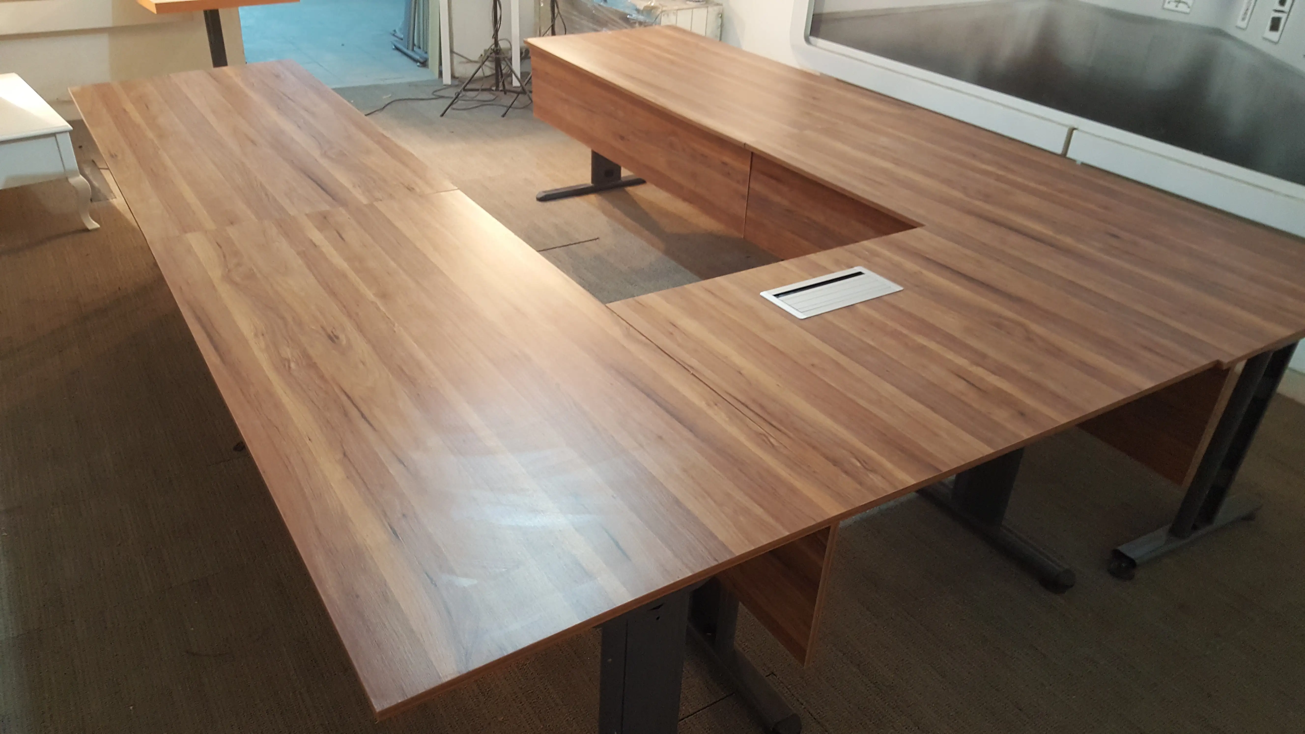 TOPLANTI MASASI U MODEL