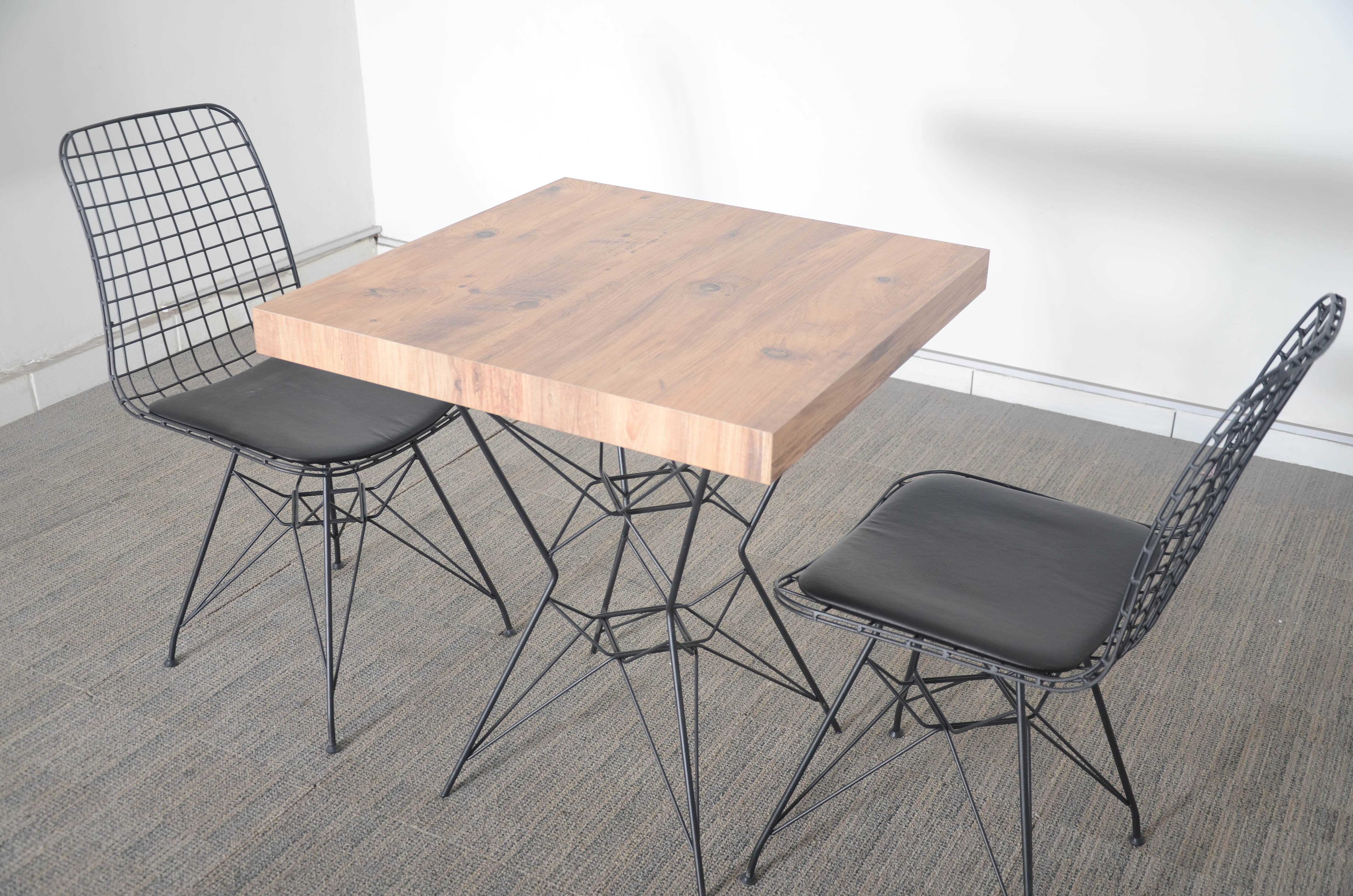 BAHÇE MASA VE 4 SANDALYE TAKIM